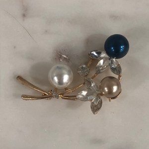 Vintage Gold Rose Flower Brooch Pin with Pearls & Diamonds - Elegant, Mi…
